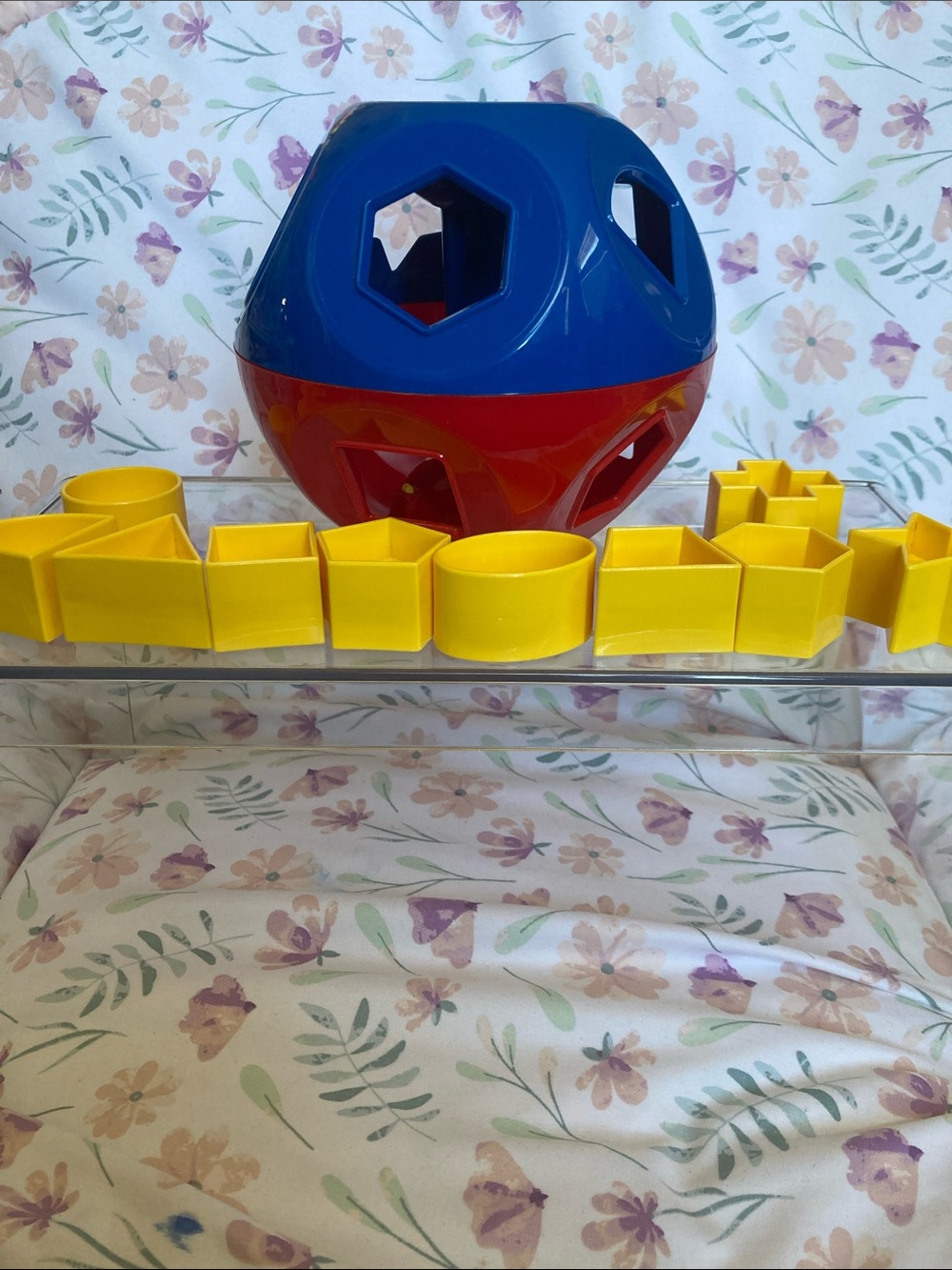 Tupperware Shape O Ball Toy Classic Toy Sorter Blue Red Yellow with 10 Shapes